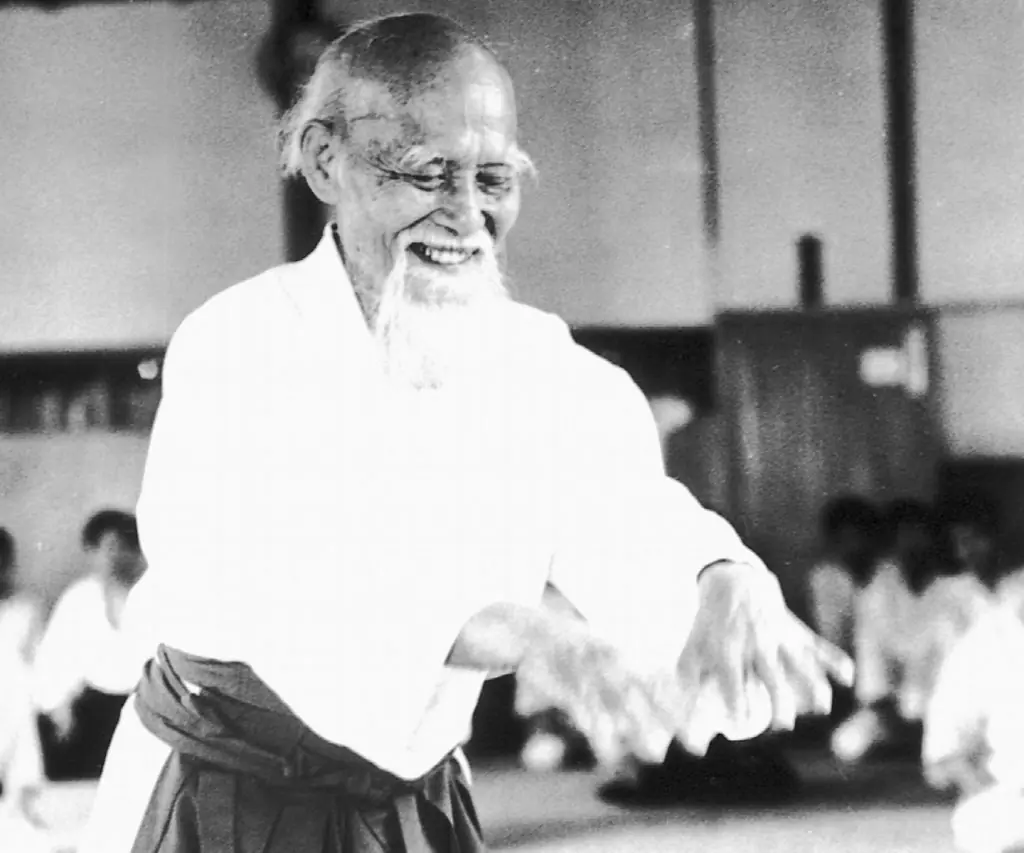 Morihei Ueshiba souriant, photographie